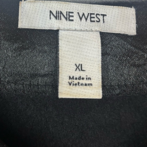 Nine West Ladies Satin feel black top XL - Picture 2 of 6